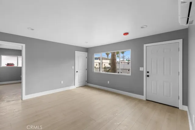 $1,549,000 | 943 North Washington Place, Long Beach, CA 90813