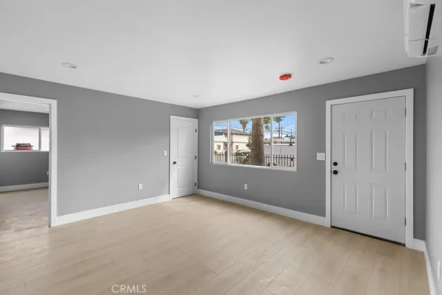 $1,549,000 | 943 North Washington Place, Long Beach, CA 90813