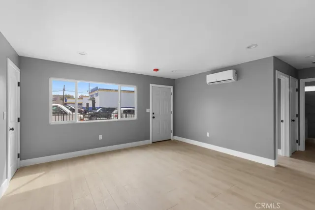 $1,499,000 | 943 North Washington Place, Long Beach, CA 90813