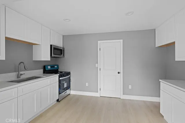 $1,499,000 | 943 North Washington Place, Long Beach, CA 90813