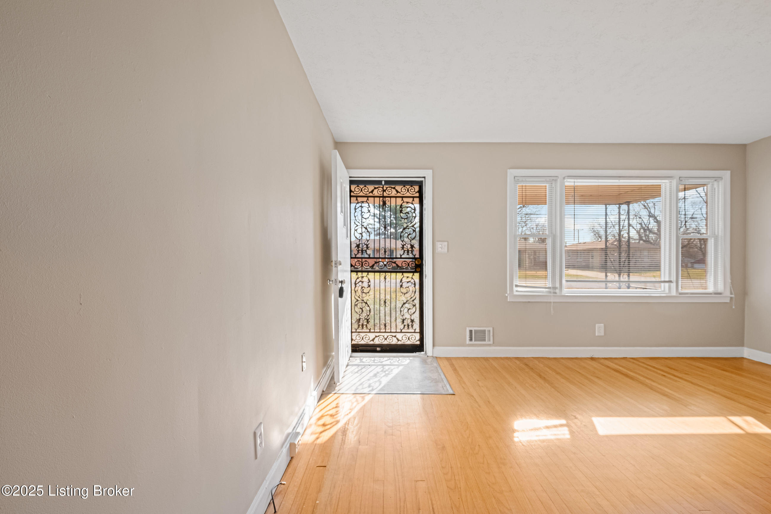 7810 Bluebonnet Road Louisville, KY 40258 - Photo 7 of 28 7810bluebonnet_007