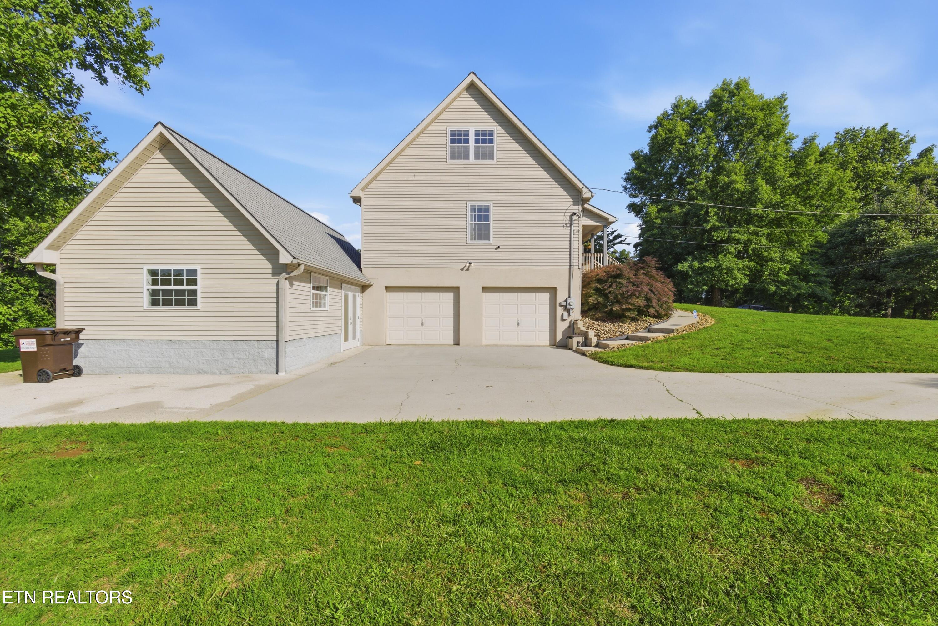 135 Rebel Road Harriman, TN 37748 - Photo 3 of 57 476W1190