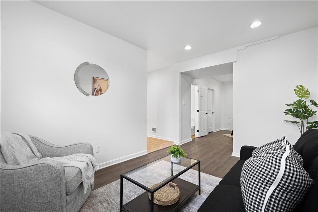 313 Hickory Nut Drive Eighty Four, PA 15330 - Photo 22 of 33 a living room with furniture