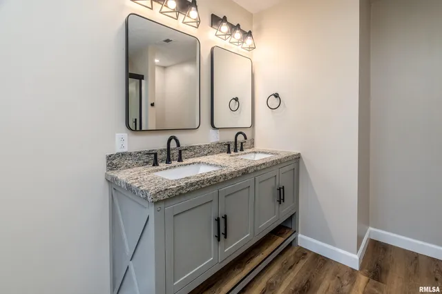 $267,500 | 12852 Quarter Horse Road, Marion, IL 62959