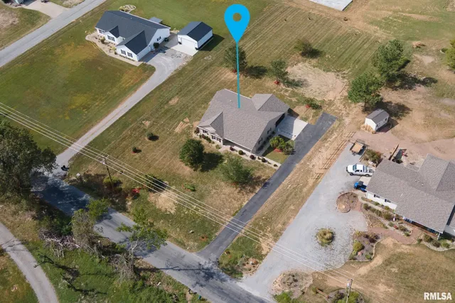 $267,500 | 12852 Quarter Horse Road, Marion, IL 62959