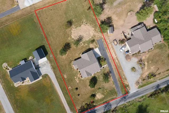 $267,500 | 12852 Quarter Horse Road, Marion, IL 62959