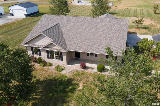 $267,500 | 12852 Quarter Horse Road, Marion, IL 62959