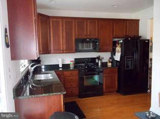 25412 South Riding Boulevard South Riding, VA 20152 - Photo 2 of 17 Kitchen