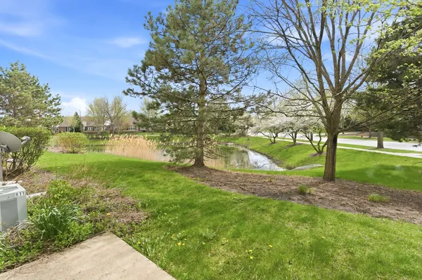 $2,375 | 811 Donelson Court, Naperville, IL 60563