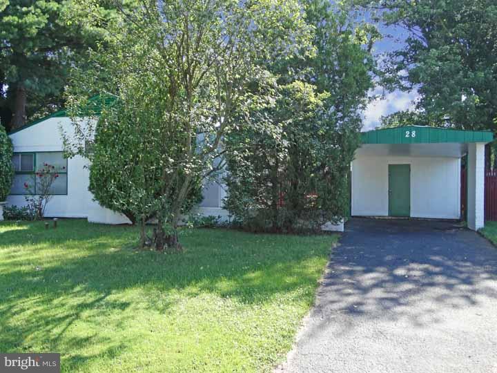 28 Border Rock Road Levittown, PA 19057 - Photo 2 of 17 Gallery Image 2