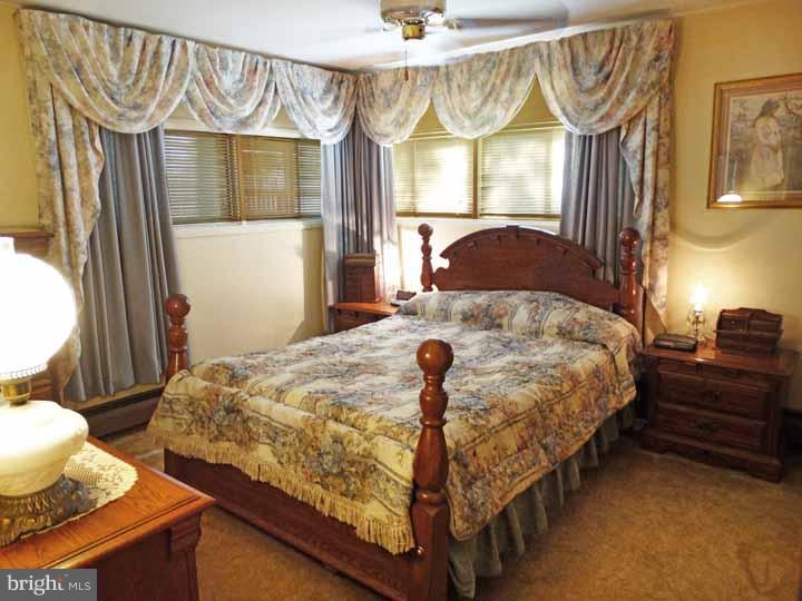 28 Border Rock Road Levittown, PA 19057 - Photo 11 of 17 Gallery Image 11