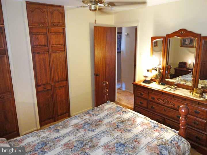 28 Border Rock Road Levittown, PA 19057 - Photo 12 of 17 Gallery Image 12