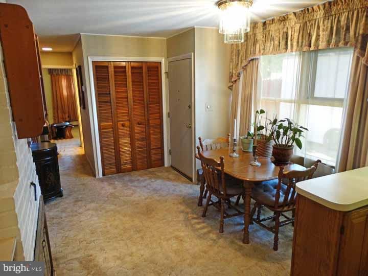 28 Border Rock Road Levittown, PA 19057 - Photo 5 of 17 Gallery Image 5