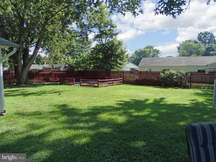 28 Border Rock Road Levittown, PA 19057 - Photo 6 of 17 Gallery Image 6