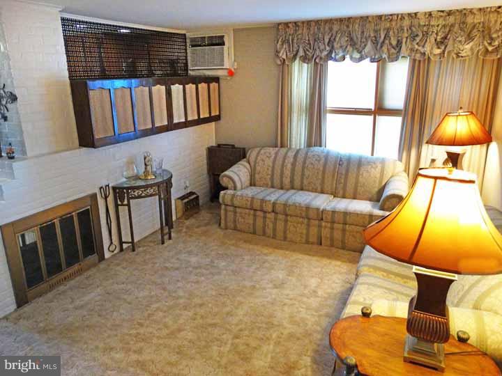 28 Border Rock Road Levittown, PA 19057 - Photo 9 of 17 Gallery Image 9