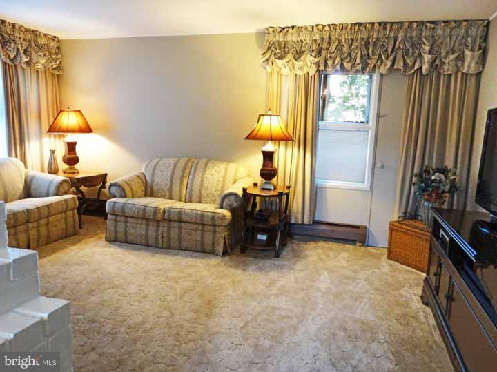 28 Border Rock Road Levittown, PA 19057 - Photo 10 of 17 Gallery Image 10