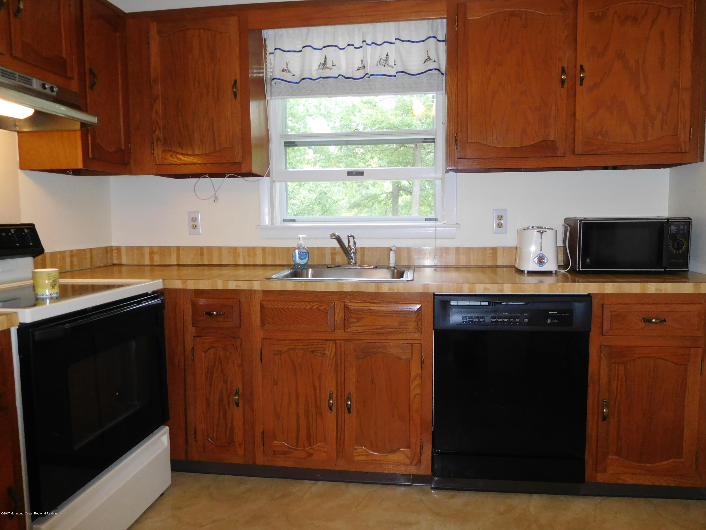 38 Cranberry Road, Unit 31A Manahawkin, NJ 08050 - Photo 7 of 14 DSCN4832