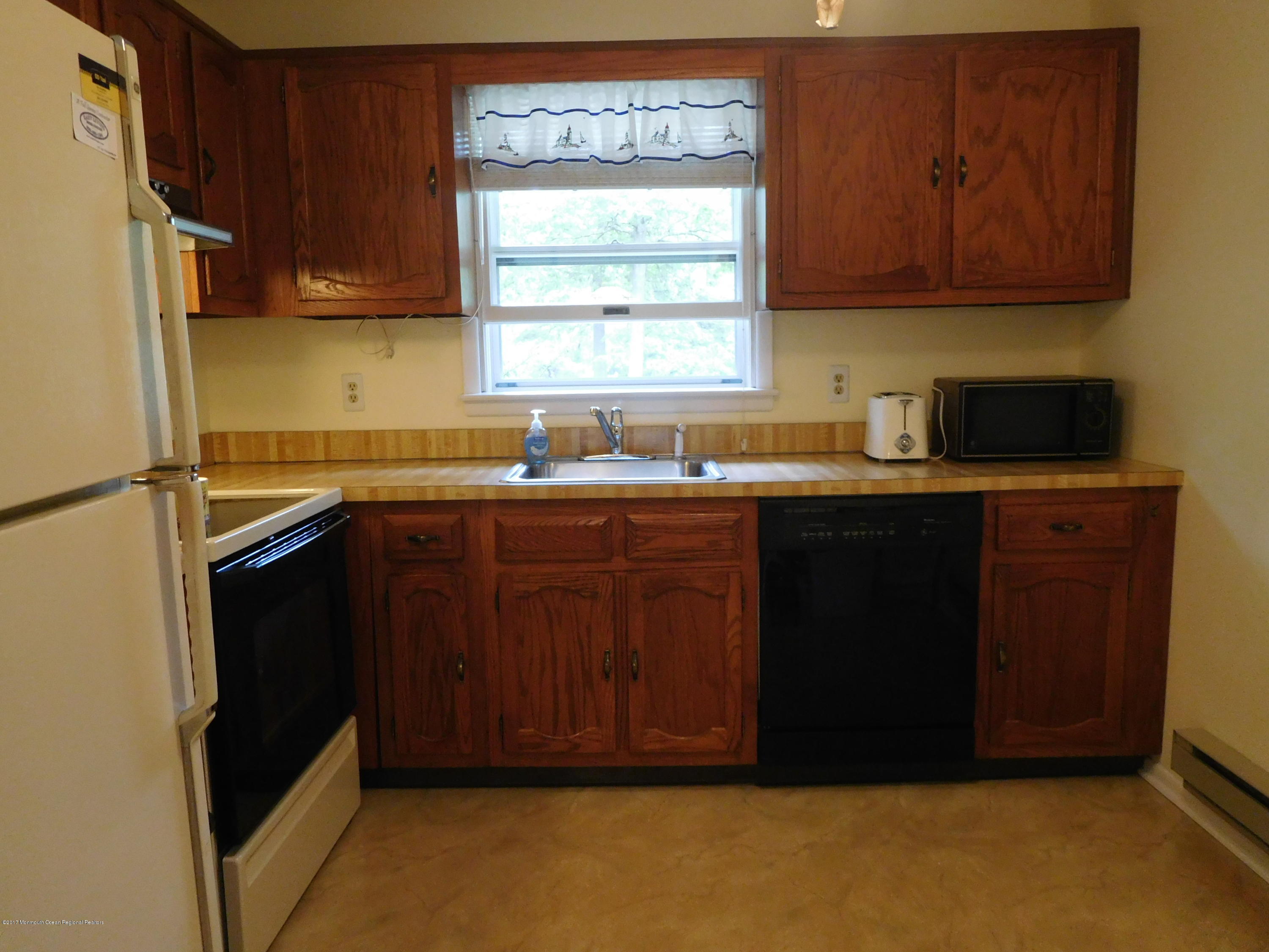 38 Cranberry Road, Unit 31A Manahawkin, NJ 08050 - Photo 8 of 14 DSCN4834
