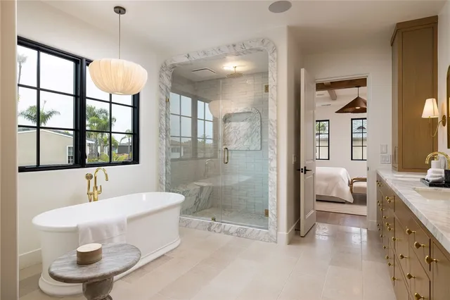 $11,250,000 | 208 Via Palermo, Newport Beach, CA 92663