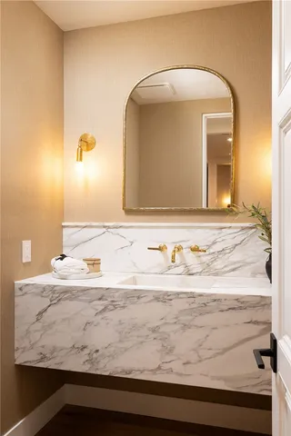 $11,250,000 | 208 Via Palermo, Newport Beach, CA 92663