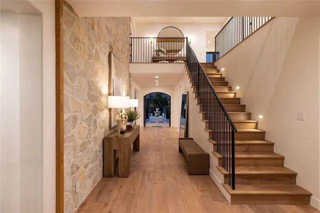 $11,250,000 | 208 Via Palermo, Newport Beach, CA 92663