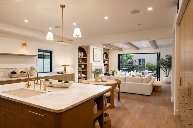 $11,250,000 | 208 Via Palermo, Newport Beach, CA 92663
