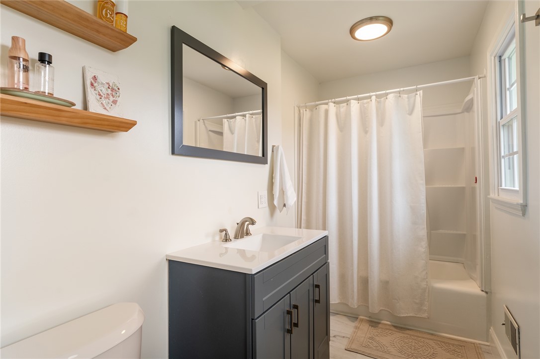 203 East 2nd Avenue Easley, SC 29640 - Photo 16 of 29