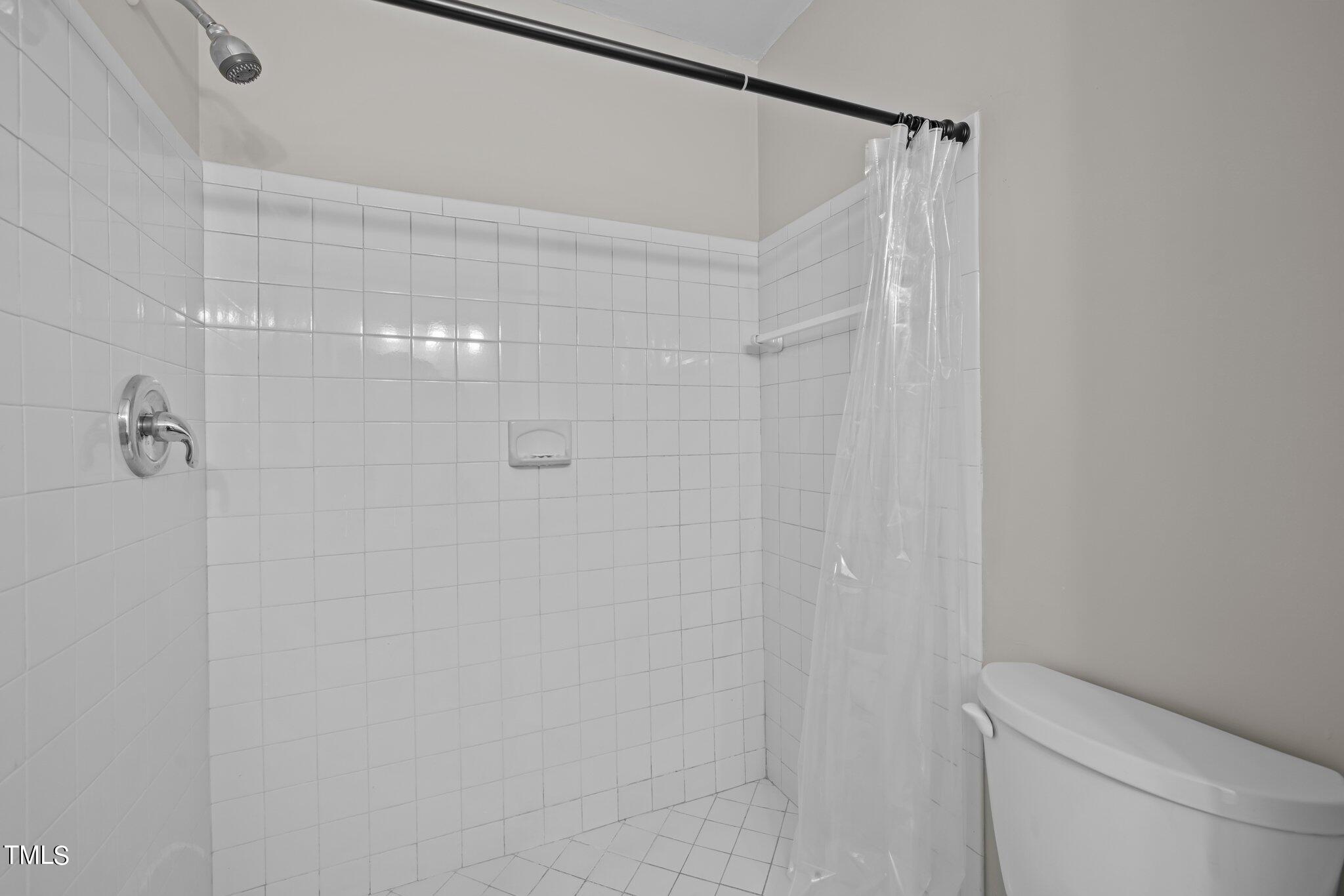 702 Green Ridge Drive Raleigh, NC 27609 - Photo 23 of 44 17-web-or-mls-5Z8A4258