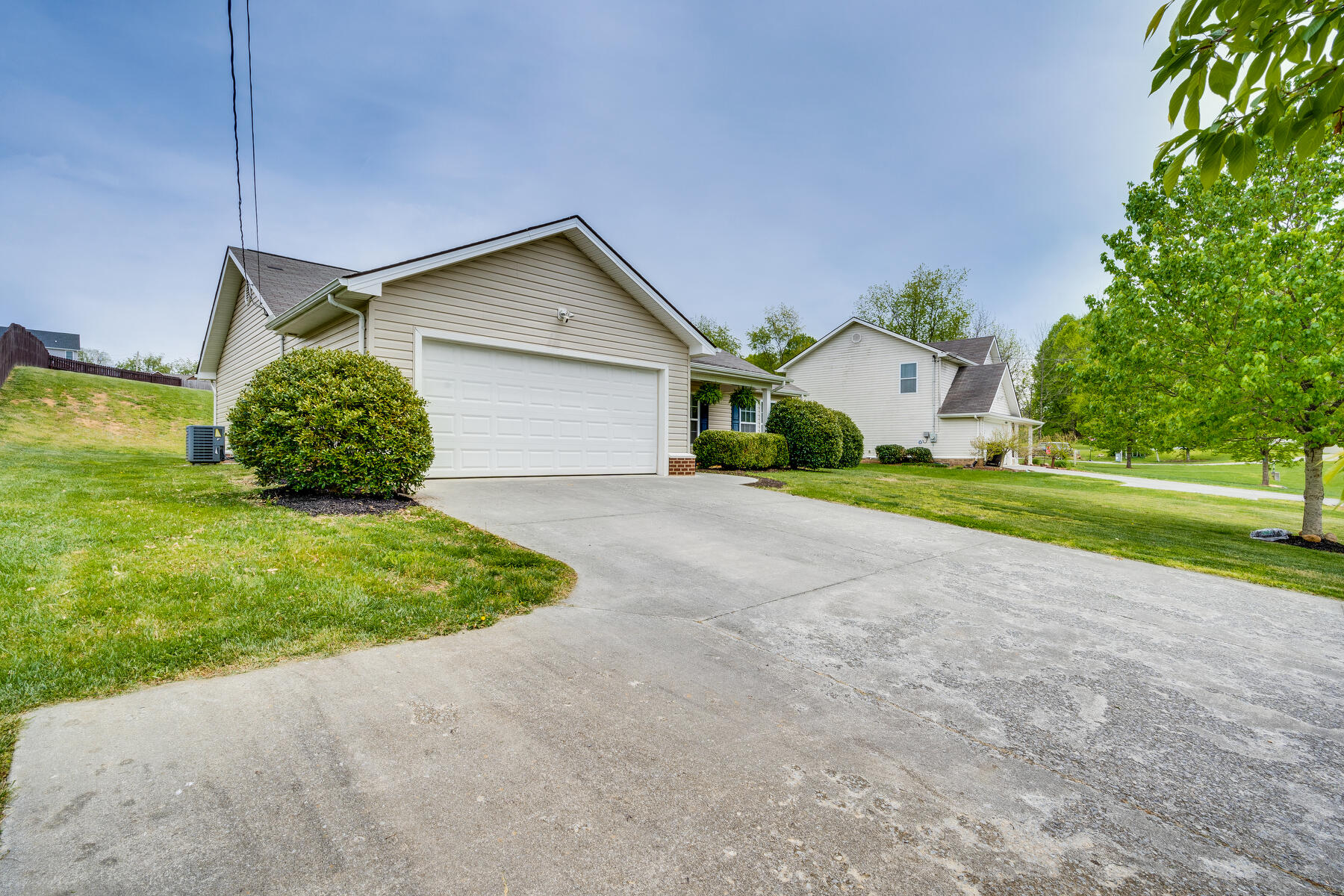 390 Poplar Ridge Road Piney Flats, TN 37686 - Photo 2 of 34 002