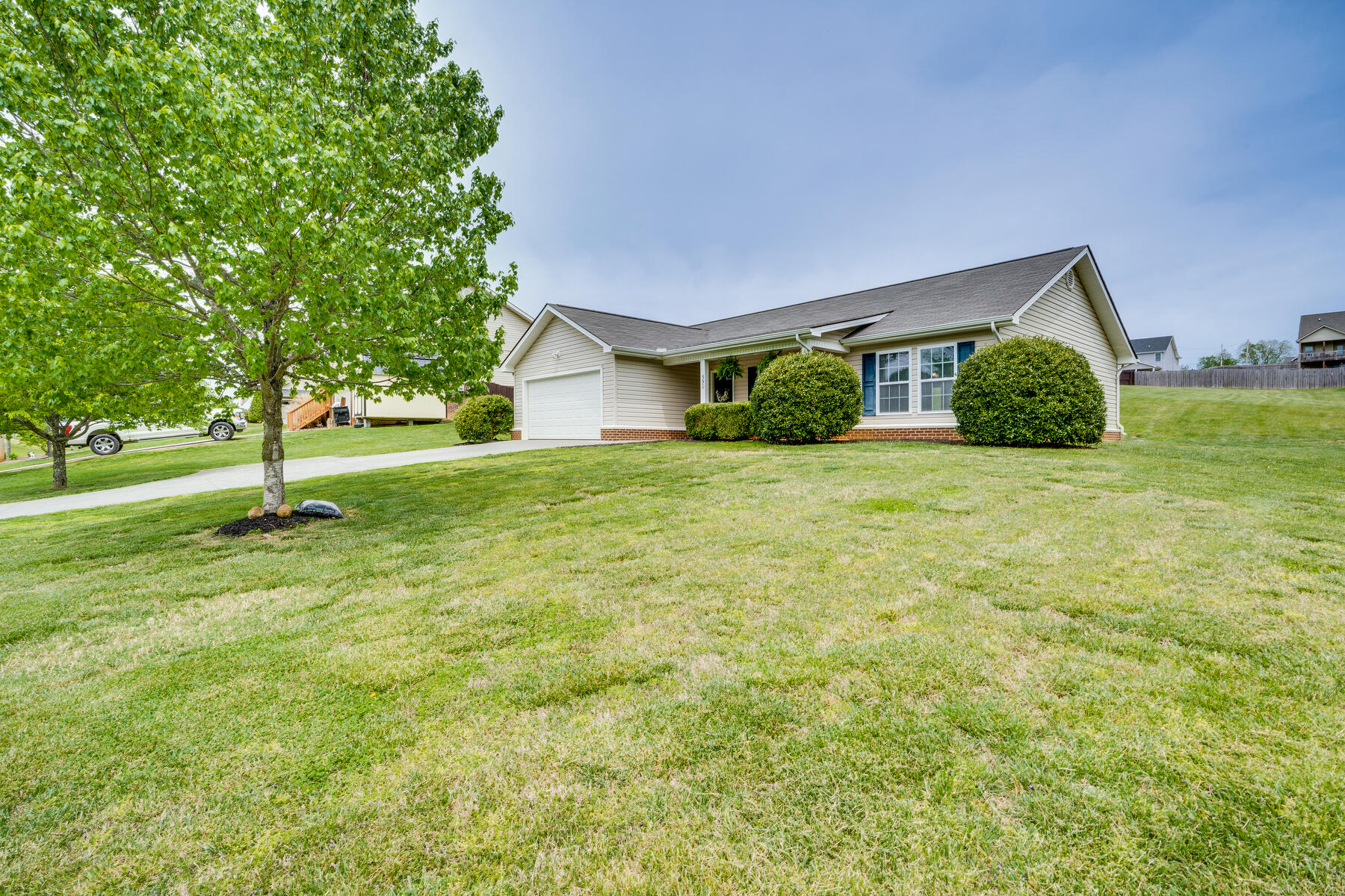 390 Poplar Ridge Road Piney Flats, TN 37686 - Photo 3 of 34 003