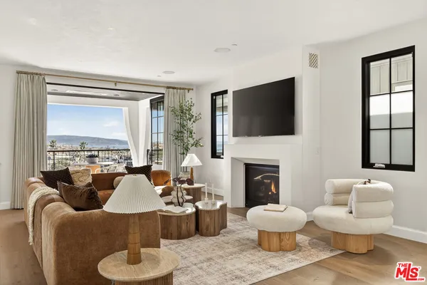 $8,500,000 | 461 26th Street, Manhattan Beach, CA 90266