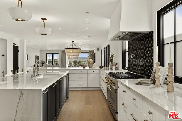 $8,500,000 | 461 26th Street, Manhattan Beach, CA 90266