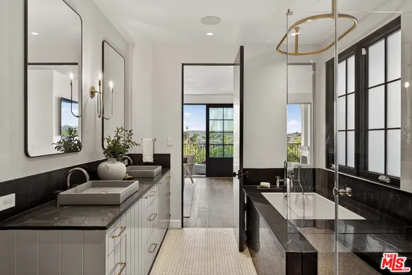 $8,500,000 | 461 26th Street, Manhattan Beach, CA 90266