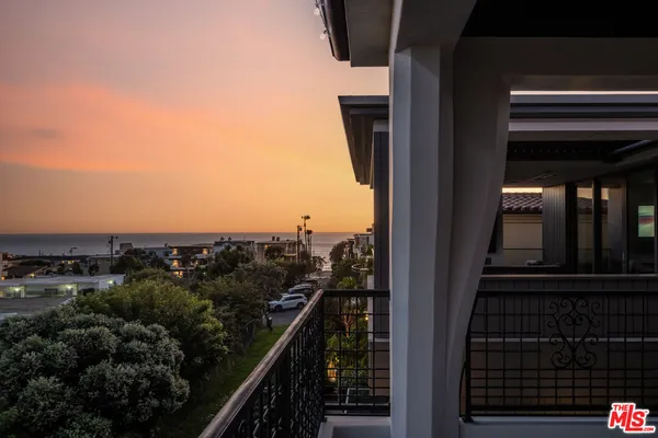 $8,500,000 | 461 26th Street, Manhattan Beach, CA 90266