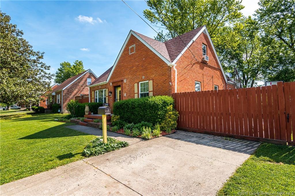 4633 Dohn Road Louisville, KY 40216 - Photo 3 of 28