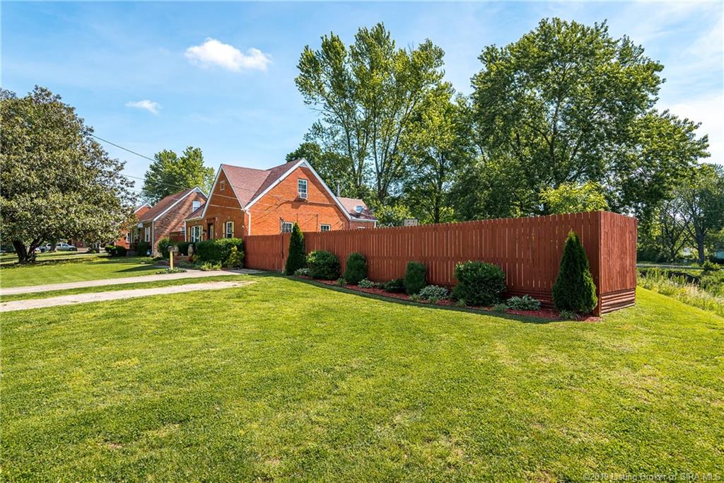 4633 Dohn Road Louisville, KY 40216 - Photo 4 of 28