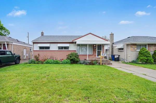 $195,000 | 32517 Avondale Street, Westland, MI 48186