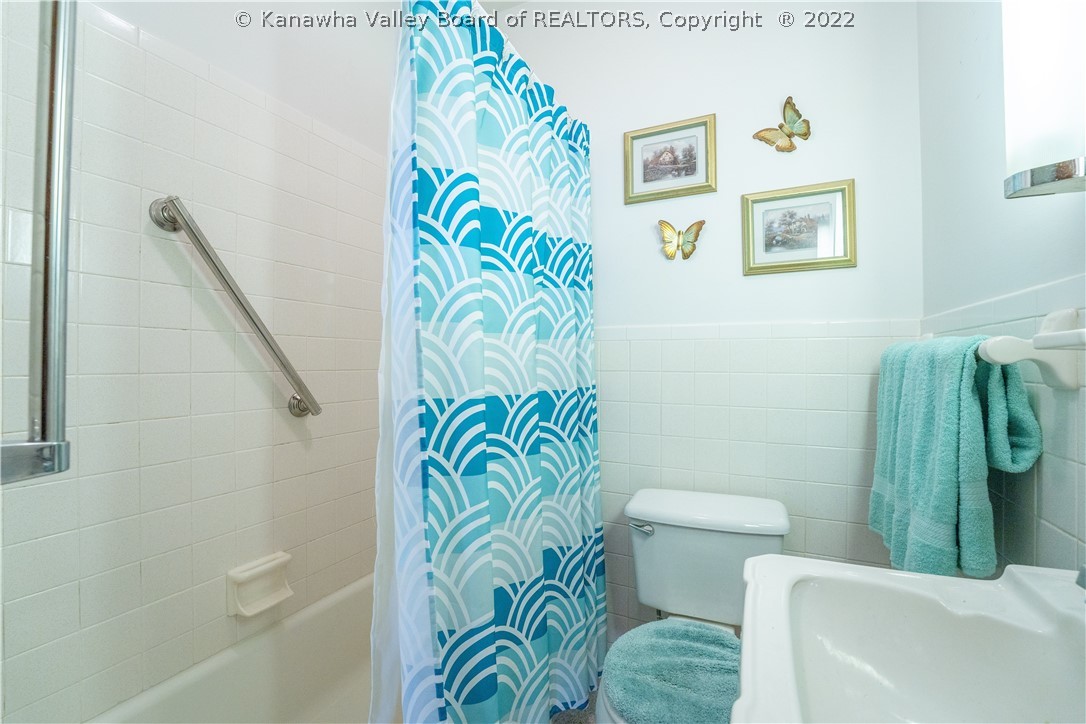 1976 Grapevine Road Charleston, WV 25320 - Photo 19 of 26 Gallery Image 19