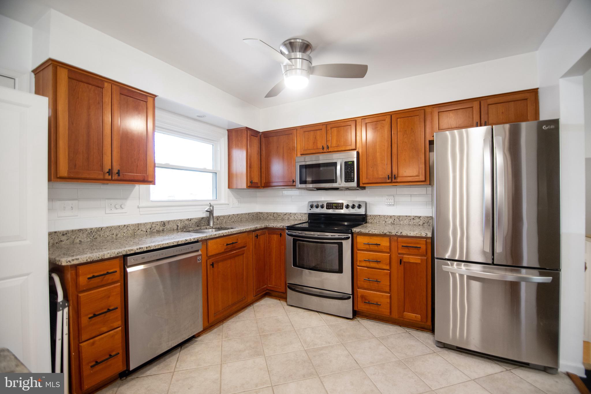 11324 Rambling Road Gaithersburg, MD 20879 - Photo 4 of 29 Updated Kitchen