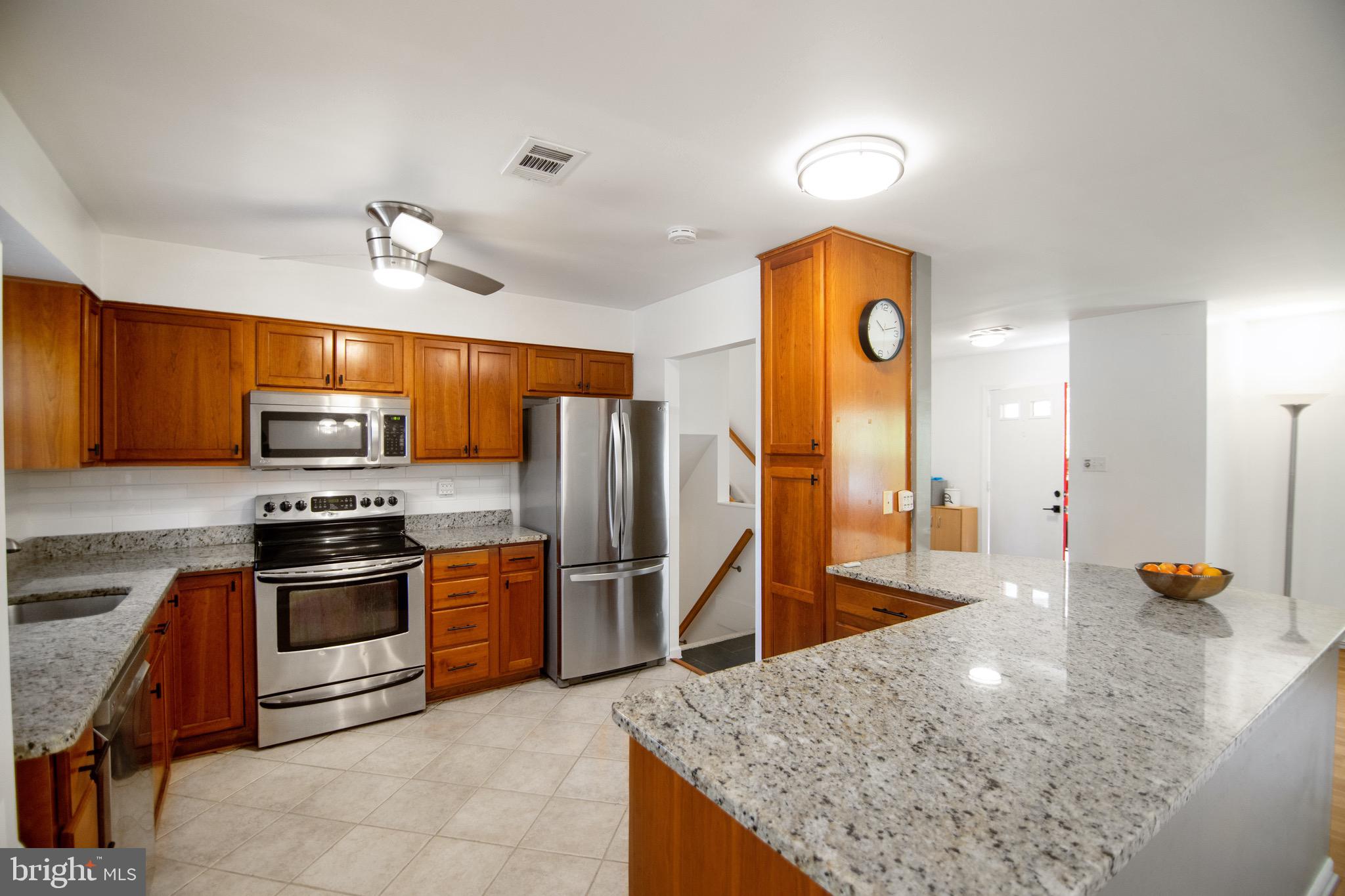 11324 Rambling Road Gaithersburg, MD 20879 - Photo 5 of 29 Gorgeous granite contertops