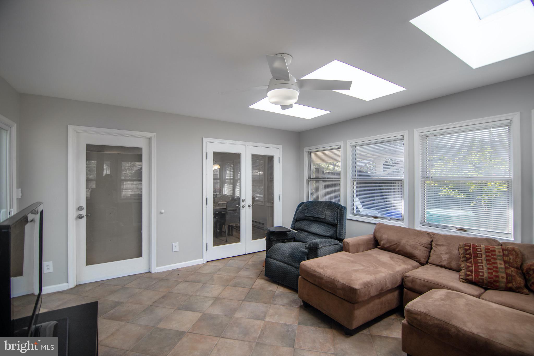 11324 Rambling Road Gaithersburg, MD 20879 - Photo 9 of 29 Sunroom