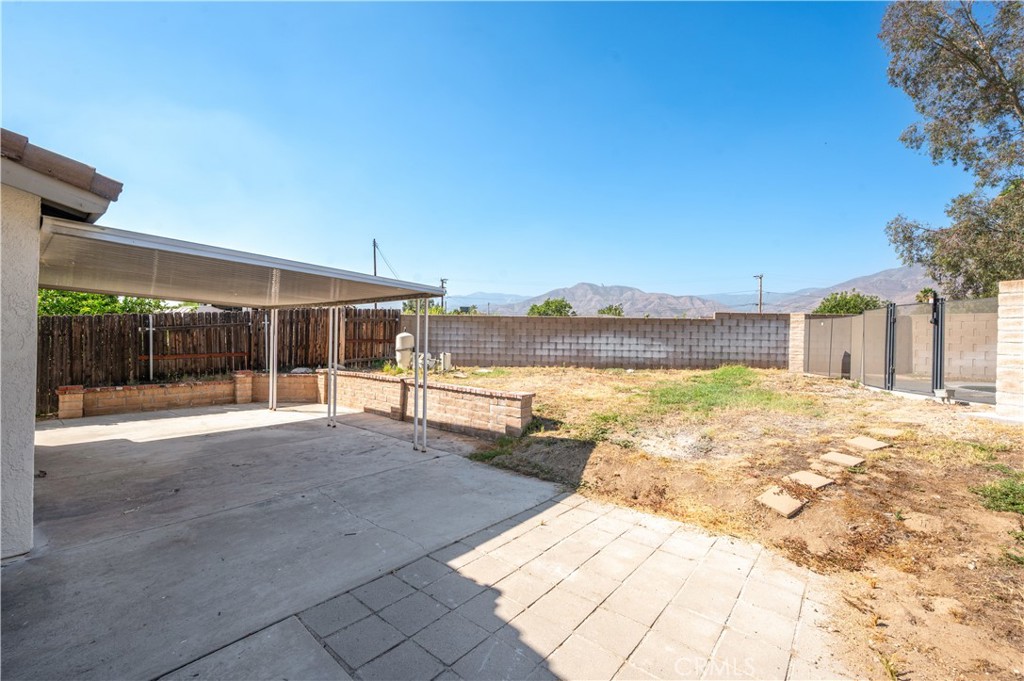 27394 Rustic Lane Highland, CA 92346 - Photo 28 of 41