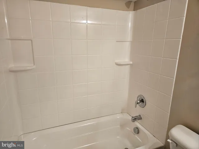 $1,900 | 14 West Avenue, Unit 14B, Woodstown, NJ 08098