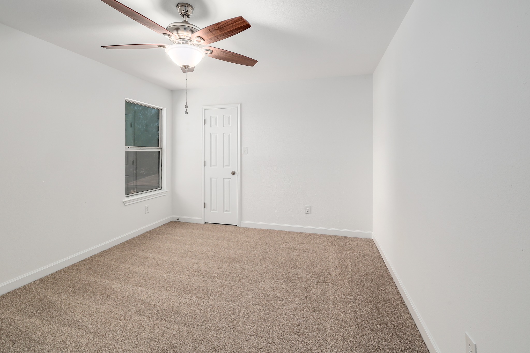 709 Los Robles Road Leander, TX 78641 - Photo 22 of 26 All bedrooms have walk-in closets.