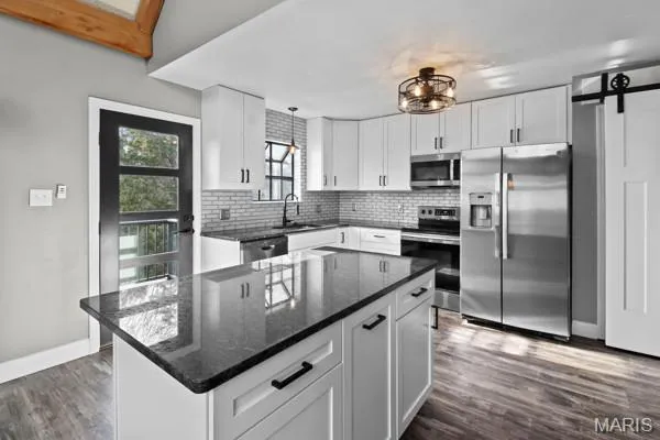 $449,900 | 9679 West Vista Drive, Hillsboro, MO 63050