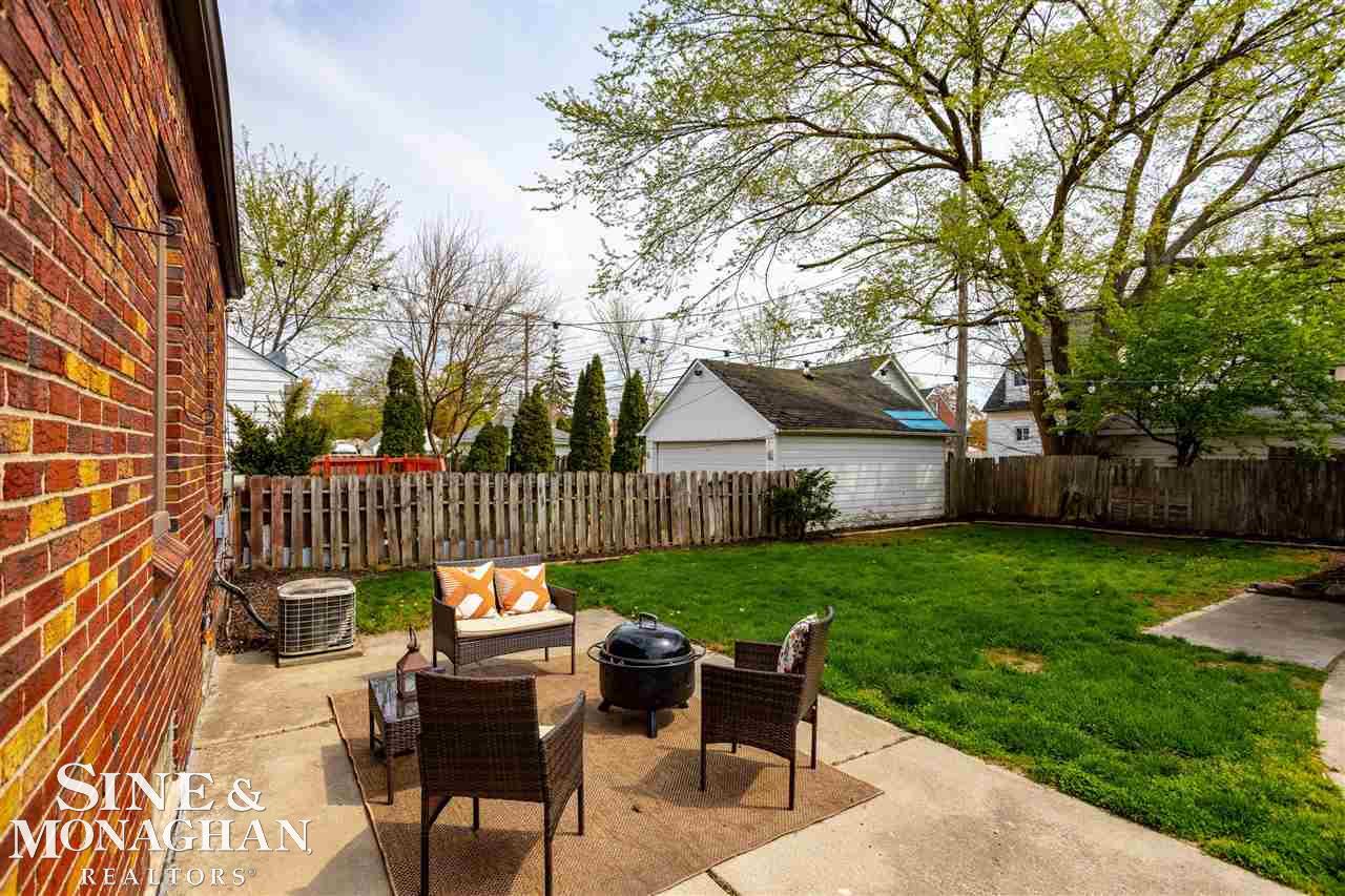 22152 Hayes Avenue Eastpointe, MI 48021 - Photo 37 of 44