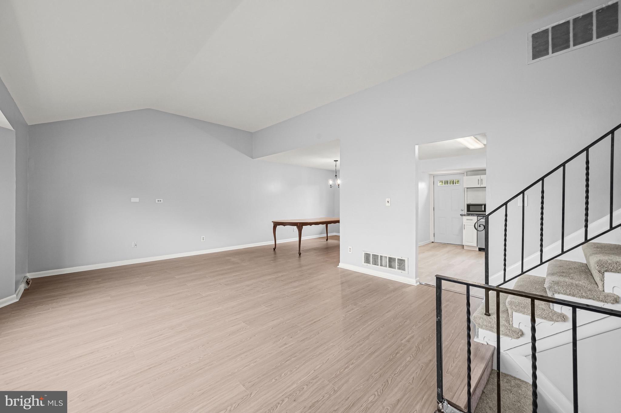 3521 Cabot Road Randallstown, MD 21133 - Photo 11 of 43 Living Room