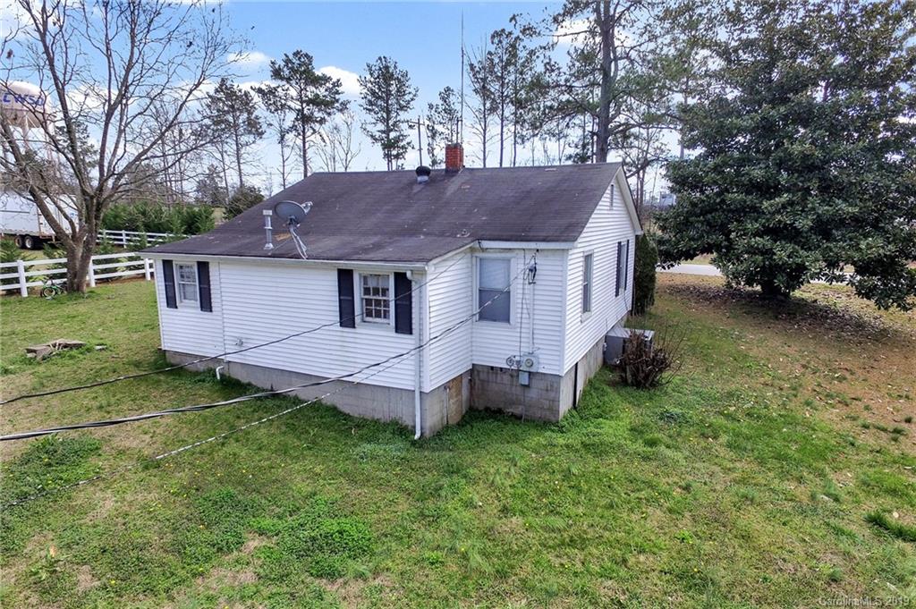 168 Fairhill Road Heath Springs, SC 29058 - Photo 3 of 18 Gallery Image 3