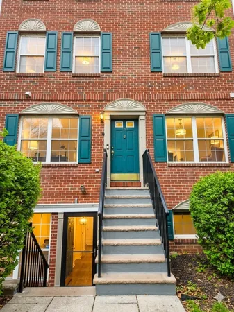 $2,700 | 151 West Market Street, Newark, NJ 07103