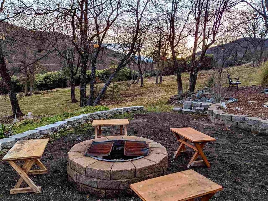 9701 Cram Gulch Road Yreka, CA 96097 - Photo 5 of 44 Gallery Image 5
